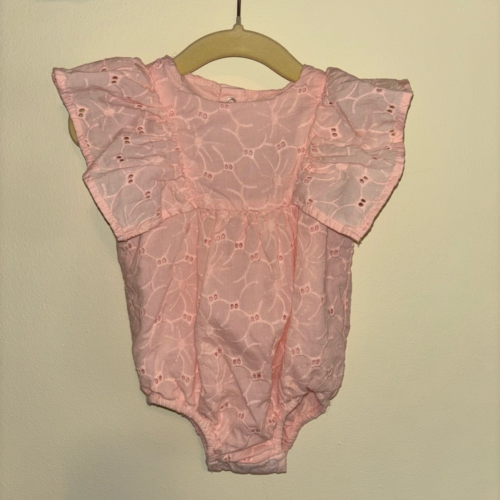 NWOT Cat & Jack Baby Girl Ruffle Bodysuit